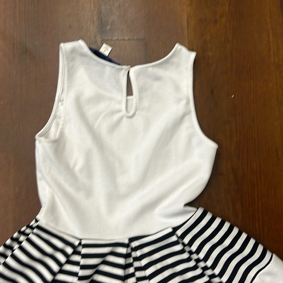 Stylish White and Black Striped Women’s Dress - Picture 5 of 5